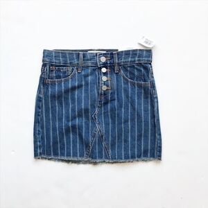 Old Navy NWT raw hem stripe denim skirt (6-7Y)